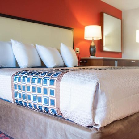 Spencer Inn & Suites Esterno foto